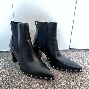 Black Chelsea dagger boot